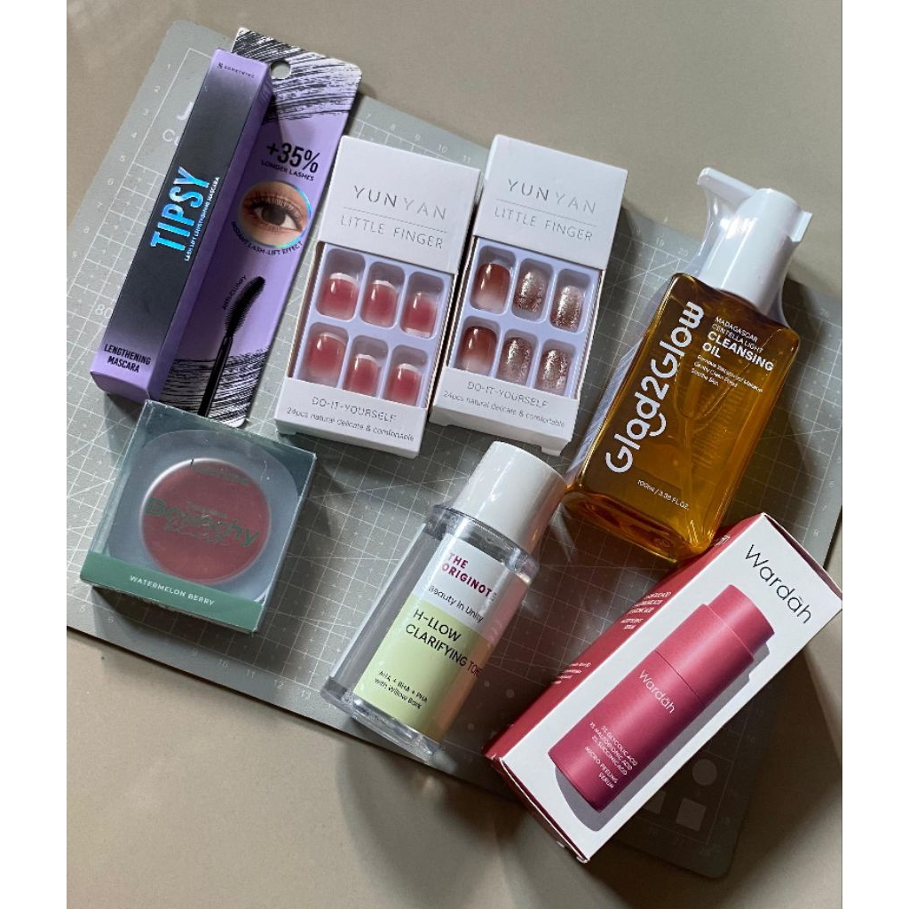 MAKEUP NEW SEALED
