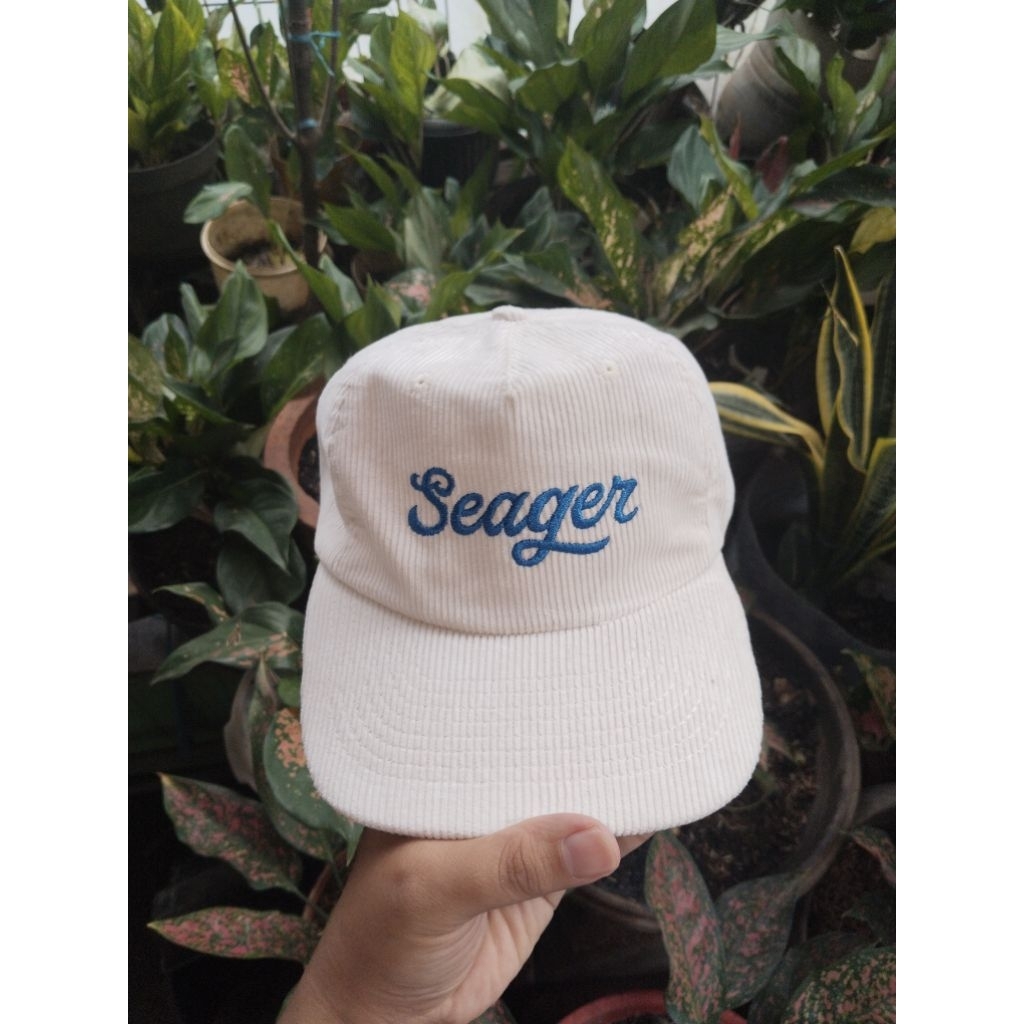 Topi Corduroy Seagers