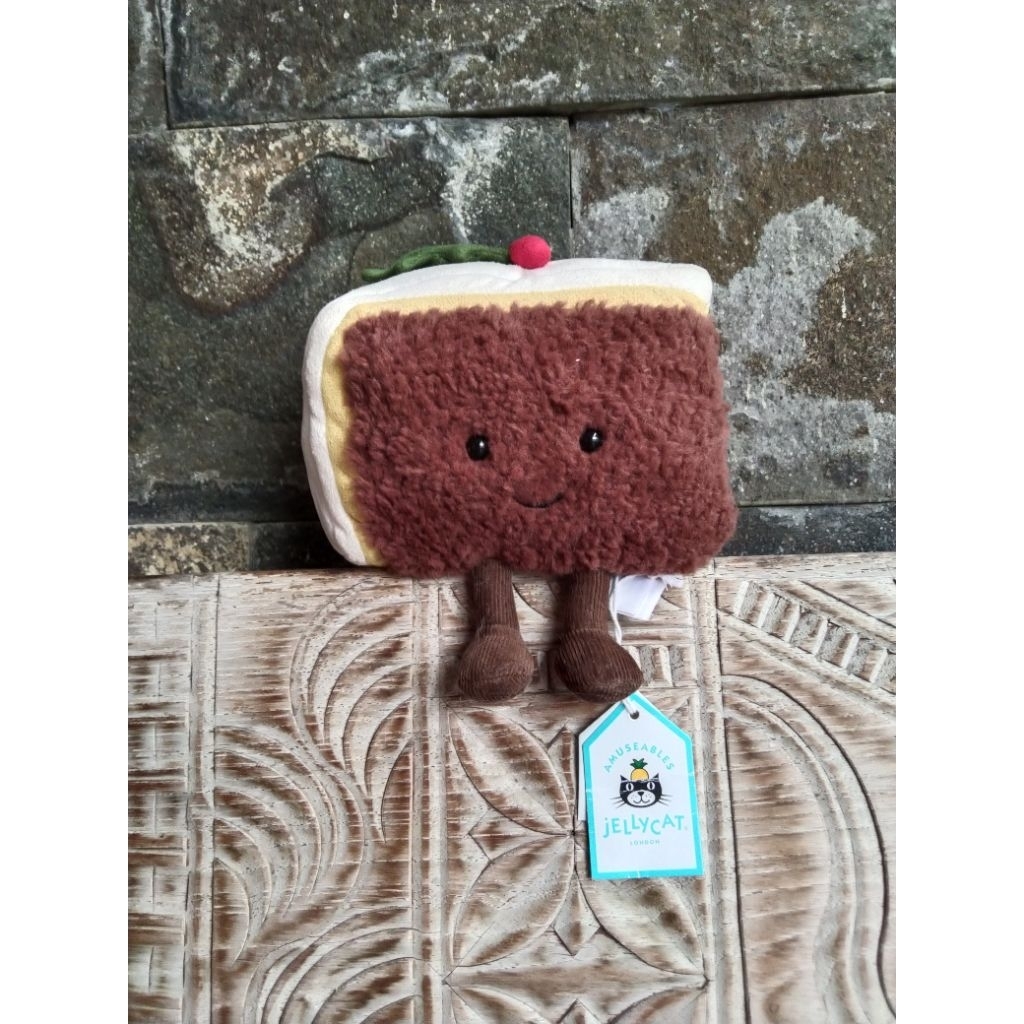 amuseable slice cake by jellycat (NWT)
