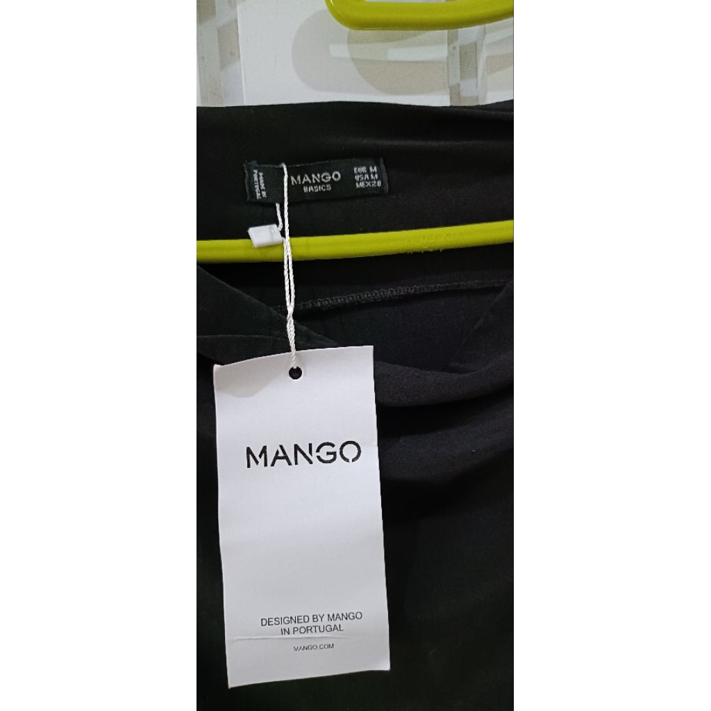 Blouse Crop Hitam Branded