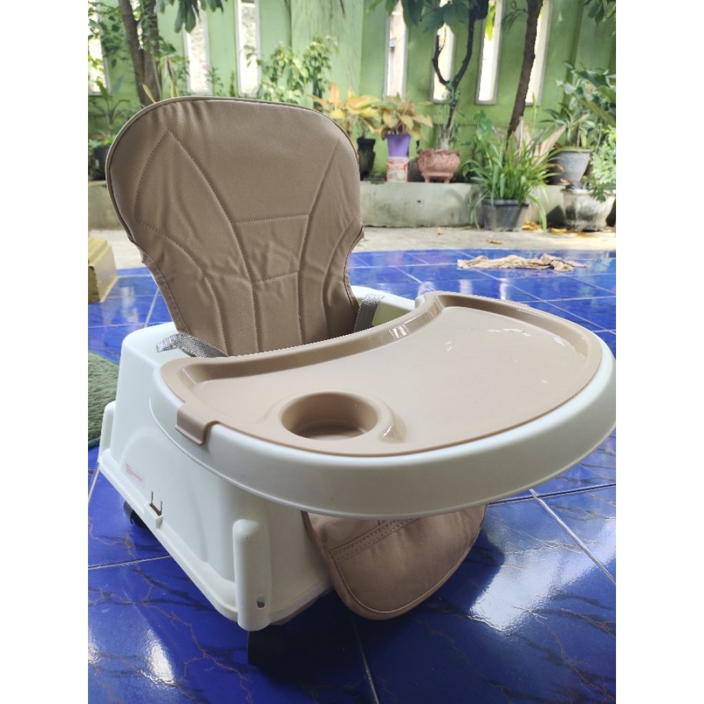 kursi makan bayi