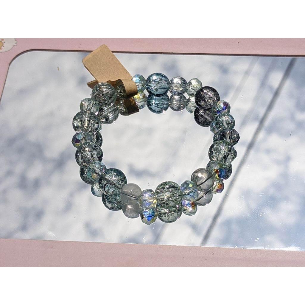 gelang manik kaca