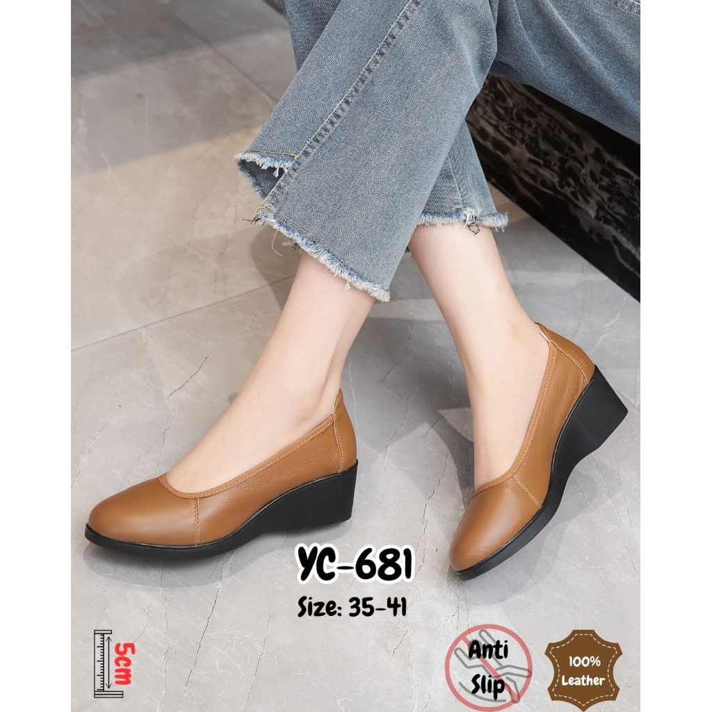 *Clarks YC-681 Leather Wedge 5cm*