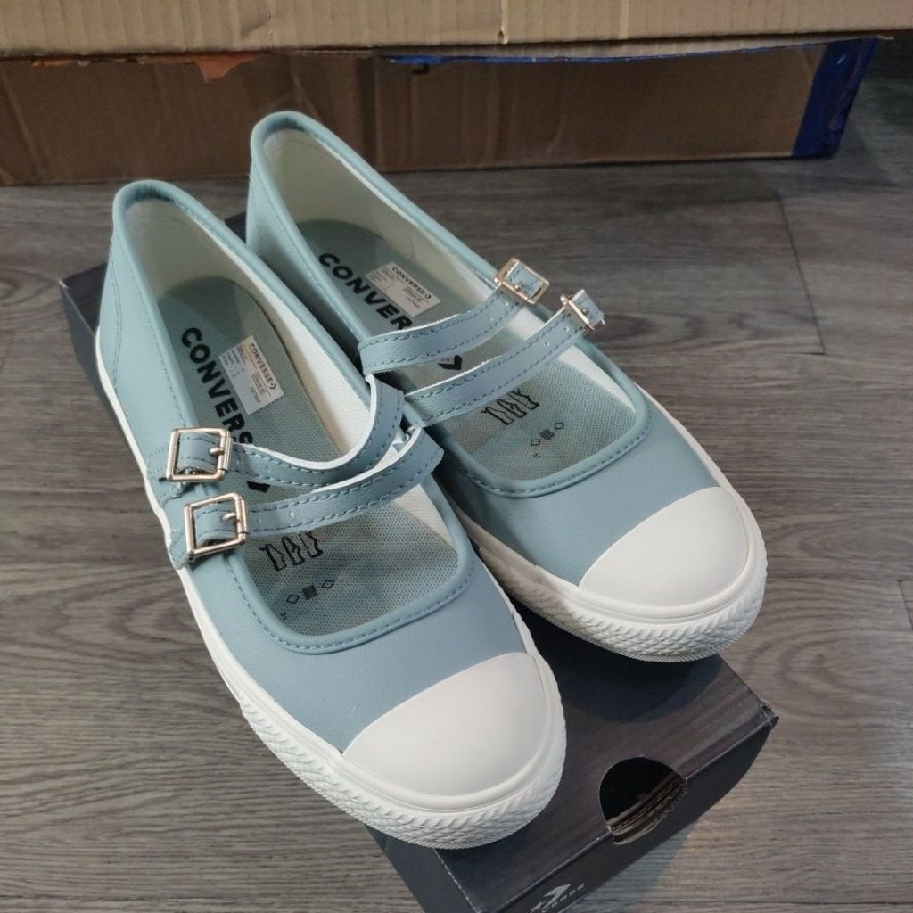 Sepatu C0n A11492C