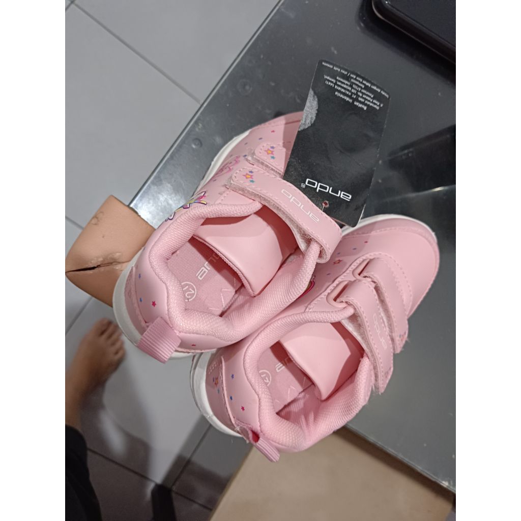 Sepatu Anak *New