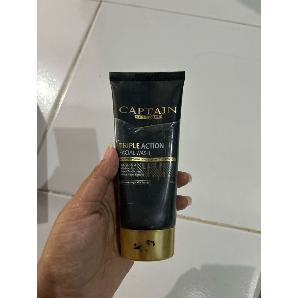 CAPTAIN facial wash