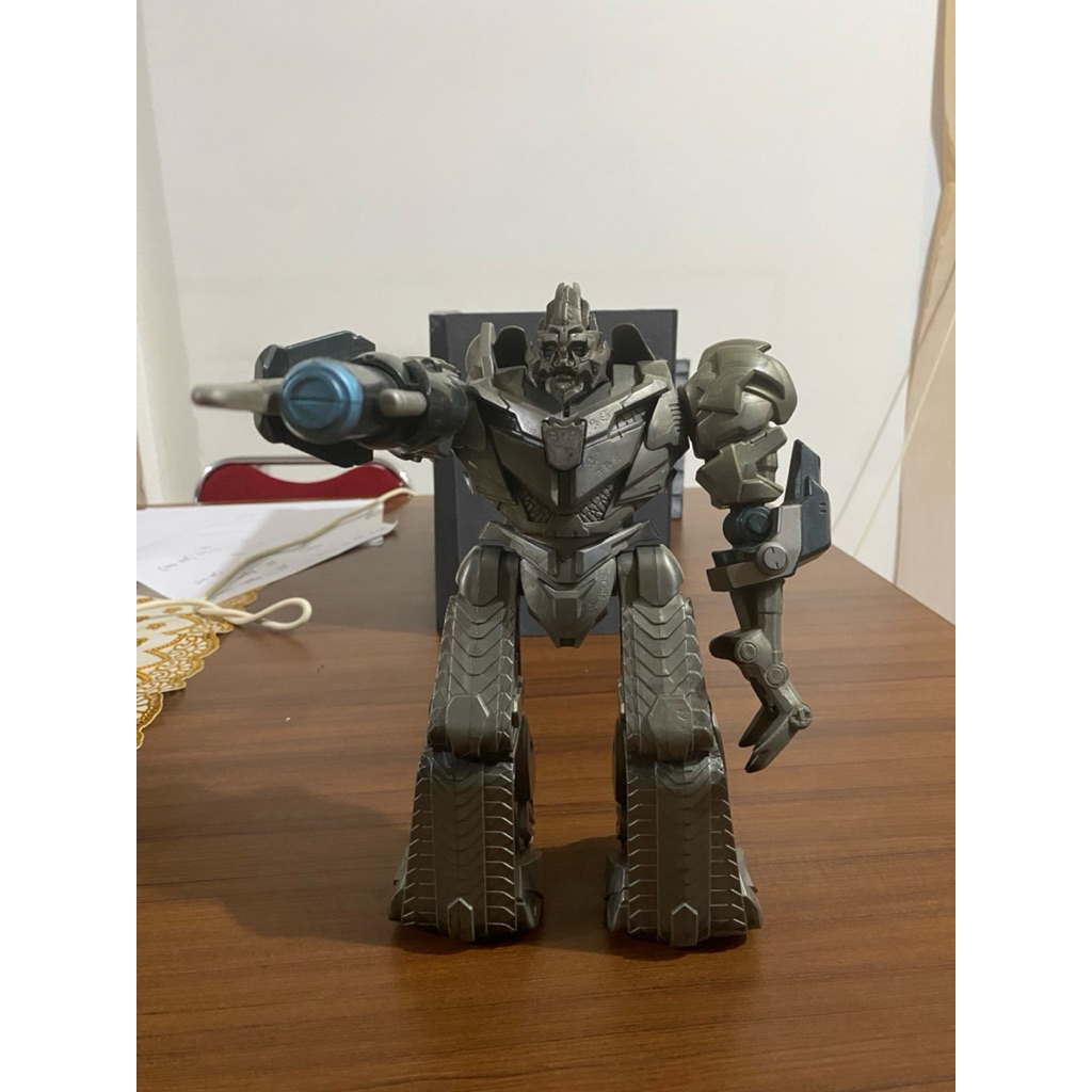 Transformer talking megatron robot