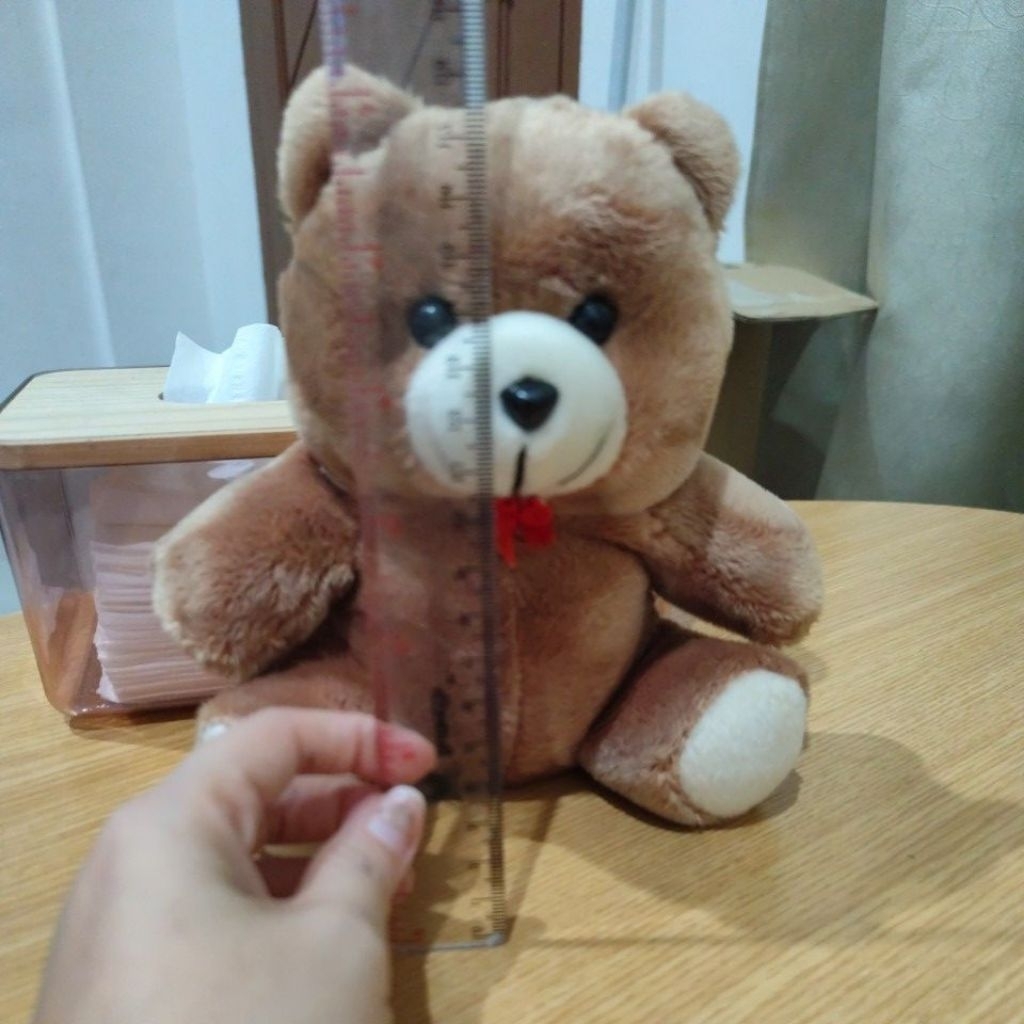 boneka beruang coklat