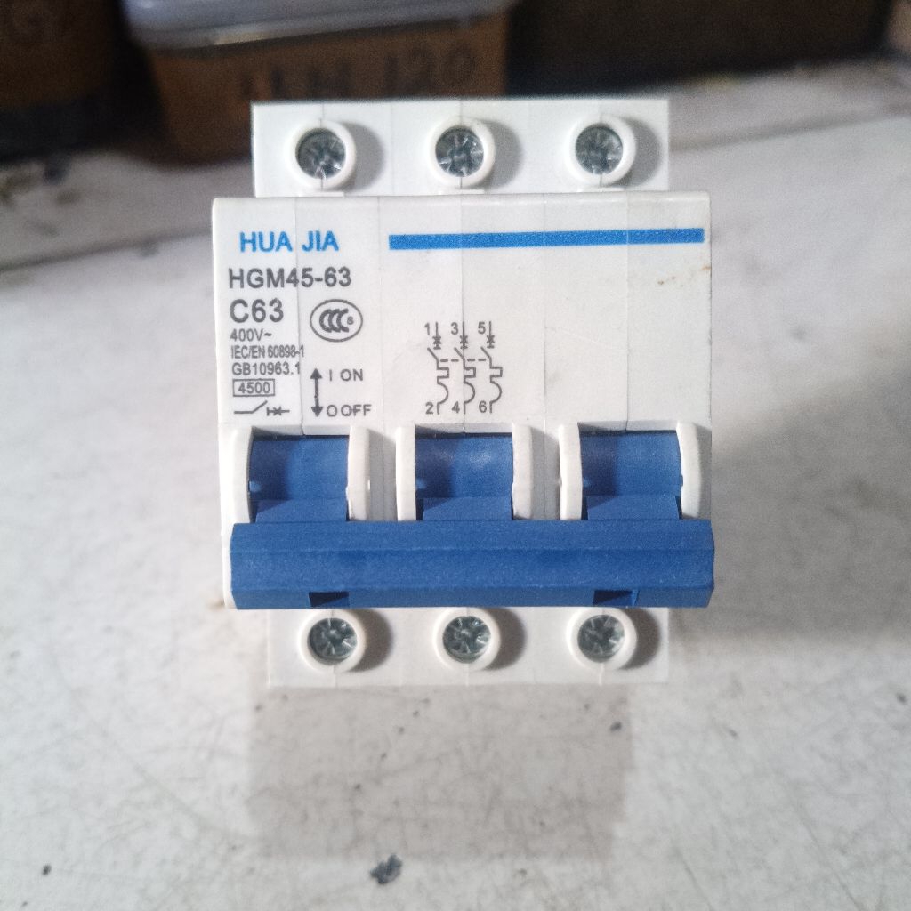 MCB 3 PAS C63/C32