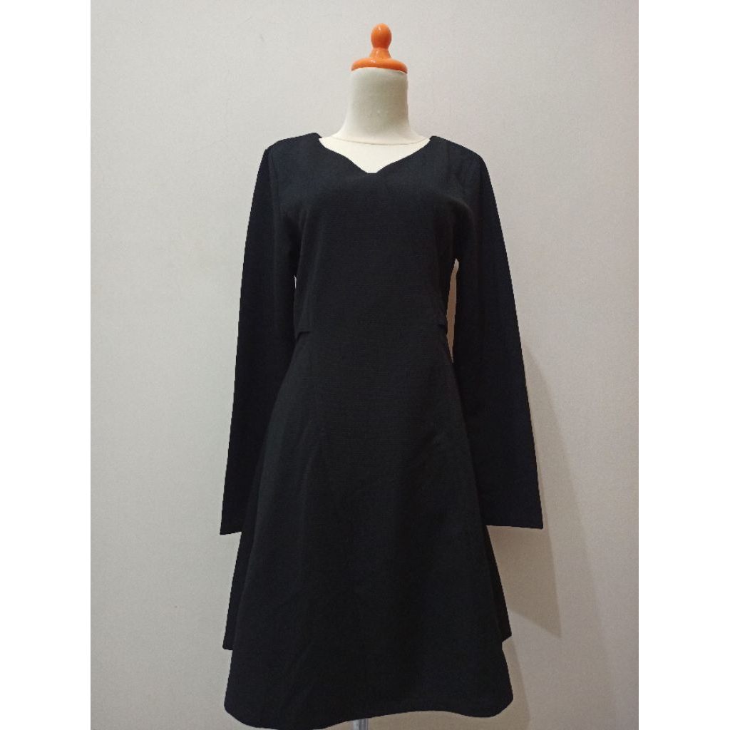 Dress Wanita