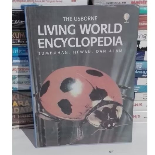 Buku LIVING WORLD ENCYCLOPEDIA.