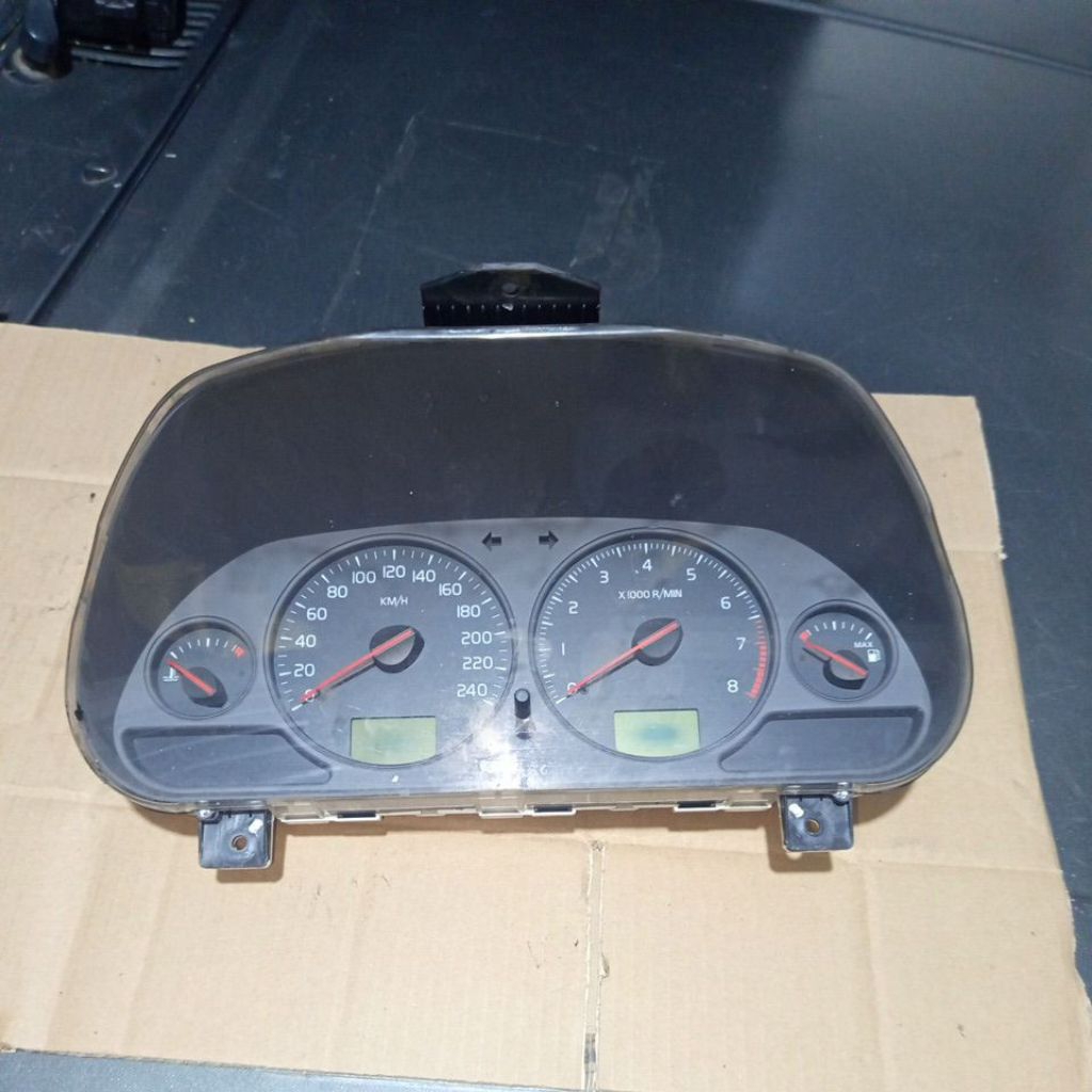 speedometer Volvo S40 gen 1