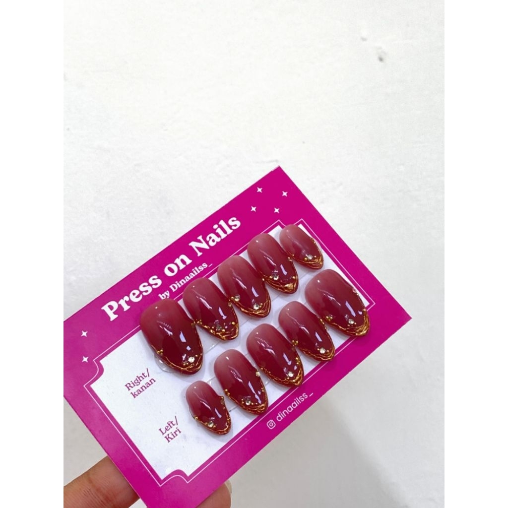 PRESS ON NAILS Ombre maroon