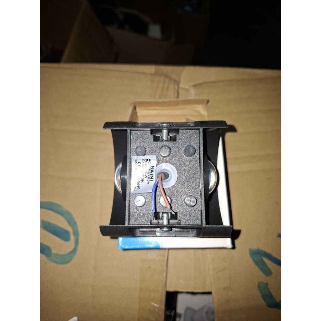 lampu dinding 2 arah
