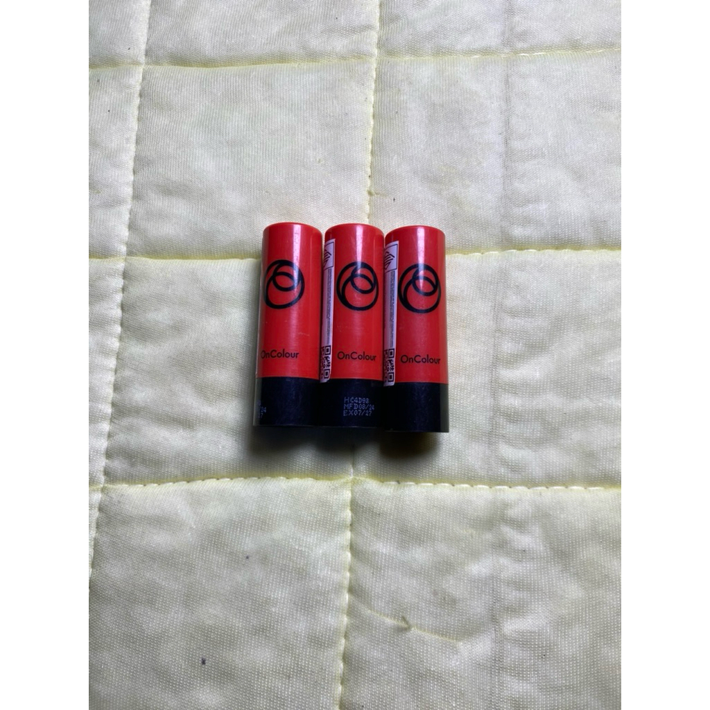 On Colour Cranberry Red