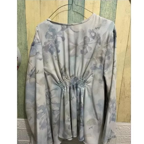 BLOUSE WEARING KLAMBY