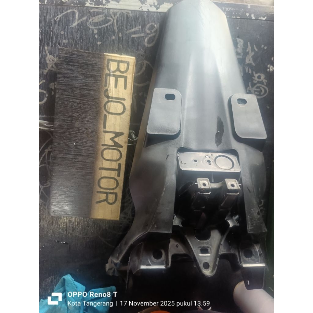 spakbor belakang pcx 150 kode k97