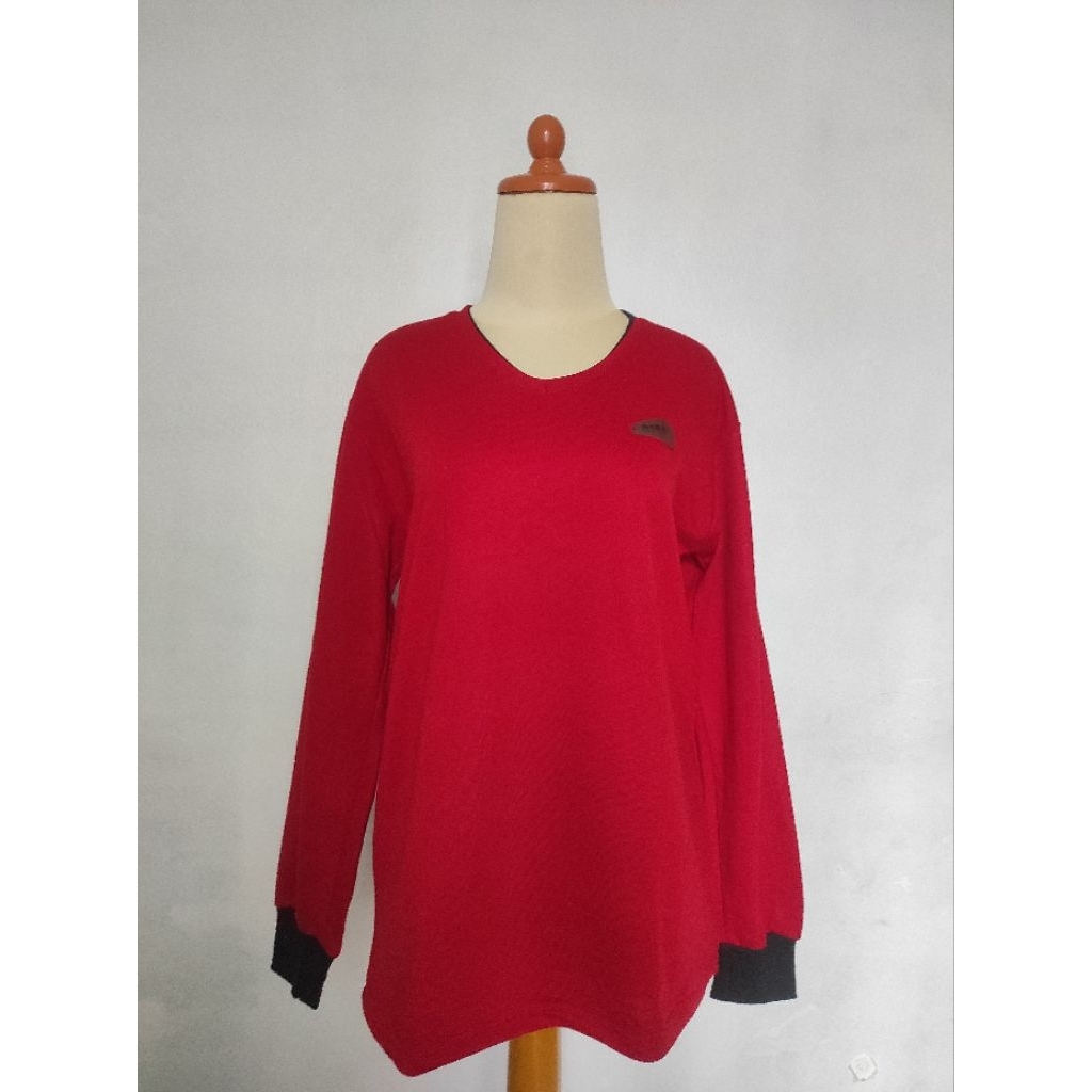 sweater red
