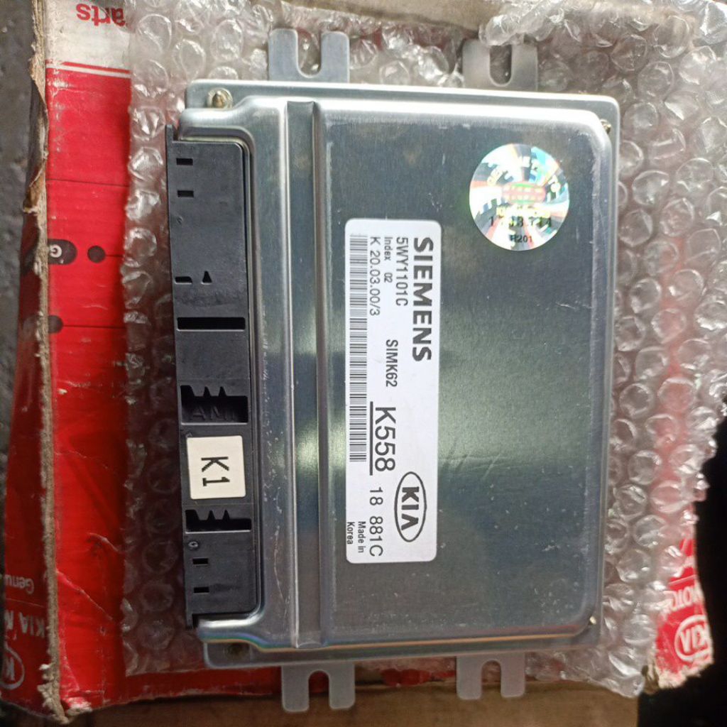 unit kontrol mesin (ECU)