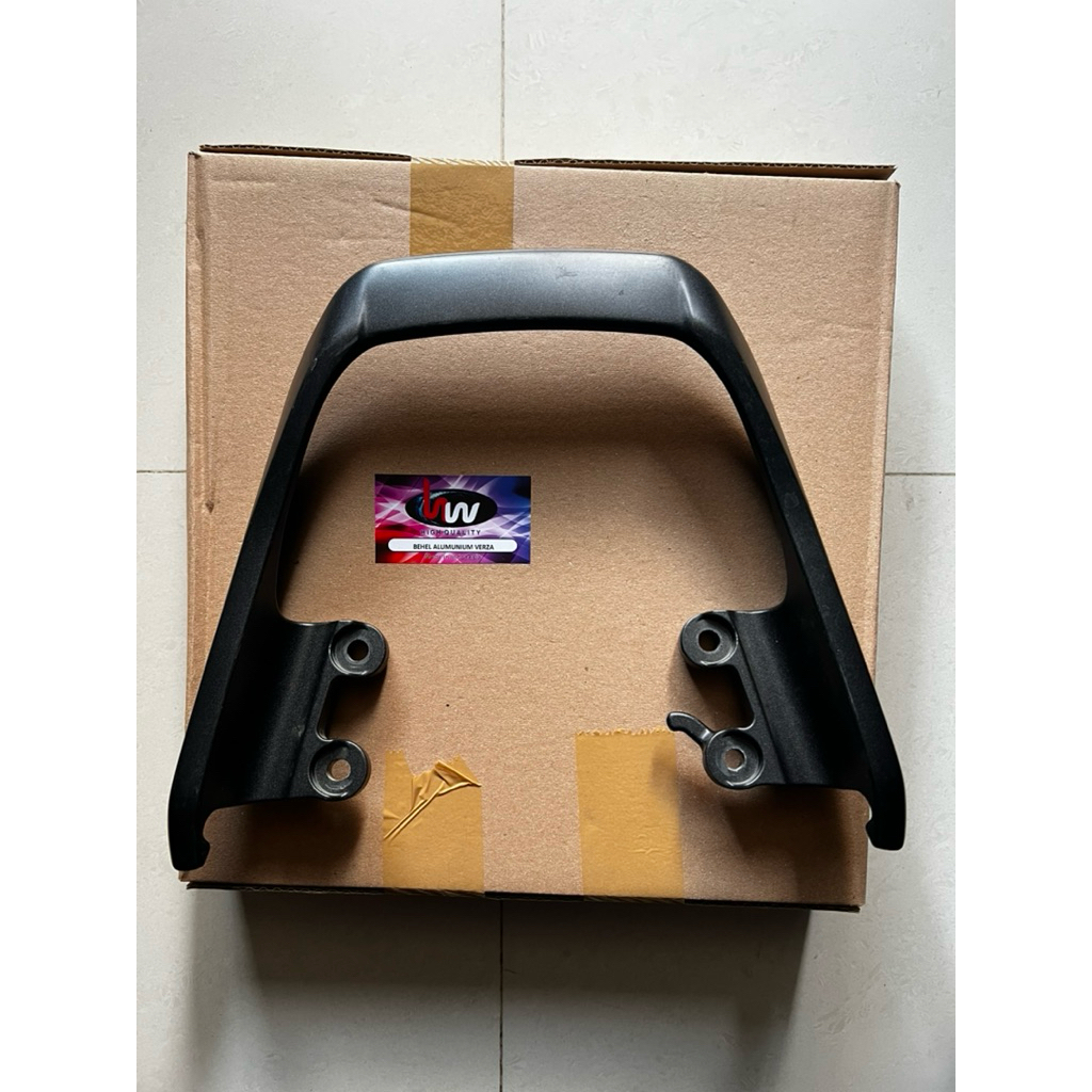 Behel standar versa Hitam
