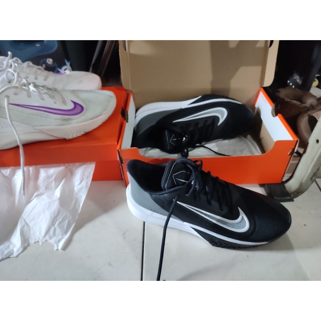 sepatu Nike Precision 7