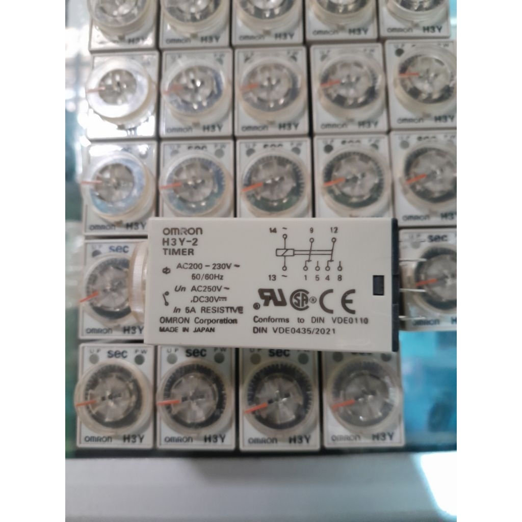 OMRON H3Y-2 TIMER RELAY 30DETIK
