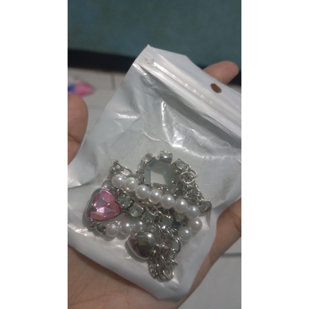 kalung aesthetic