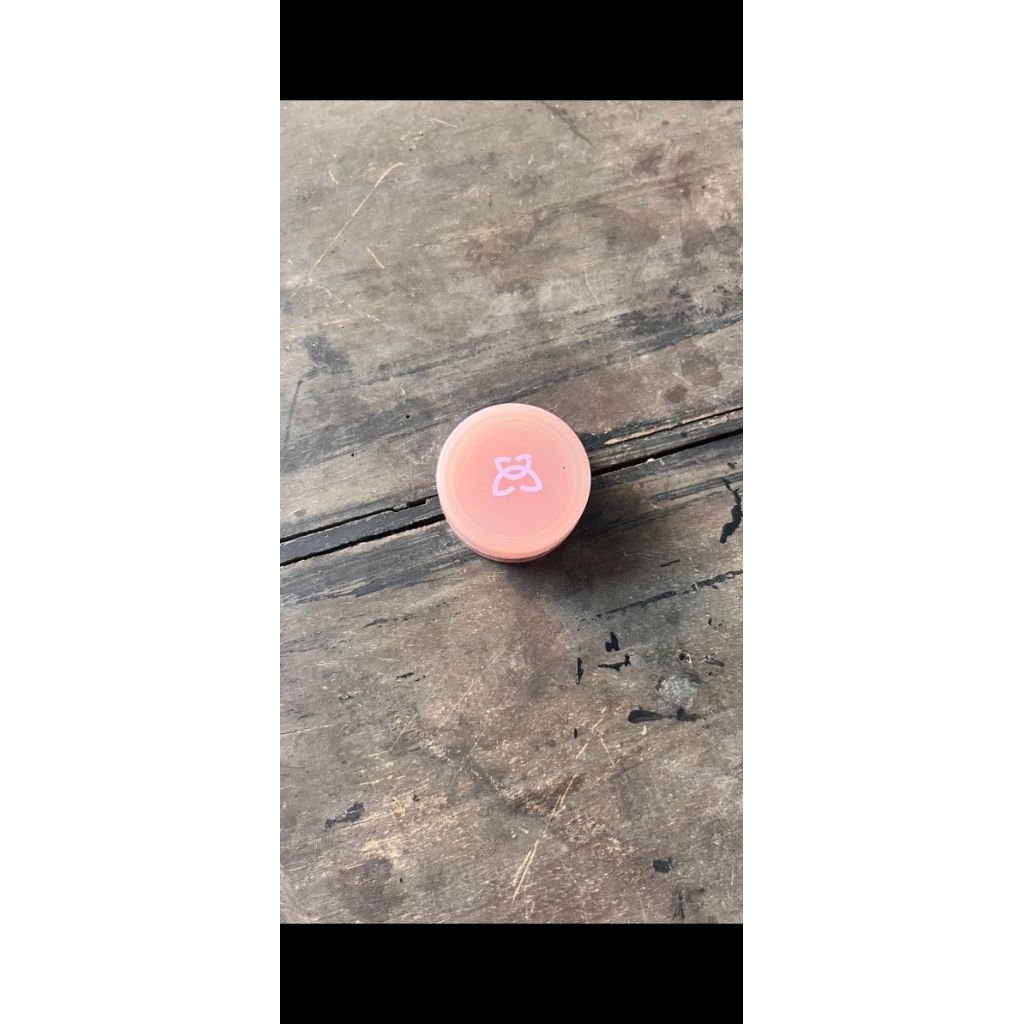 blush on