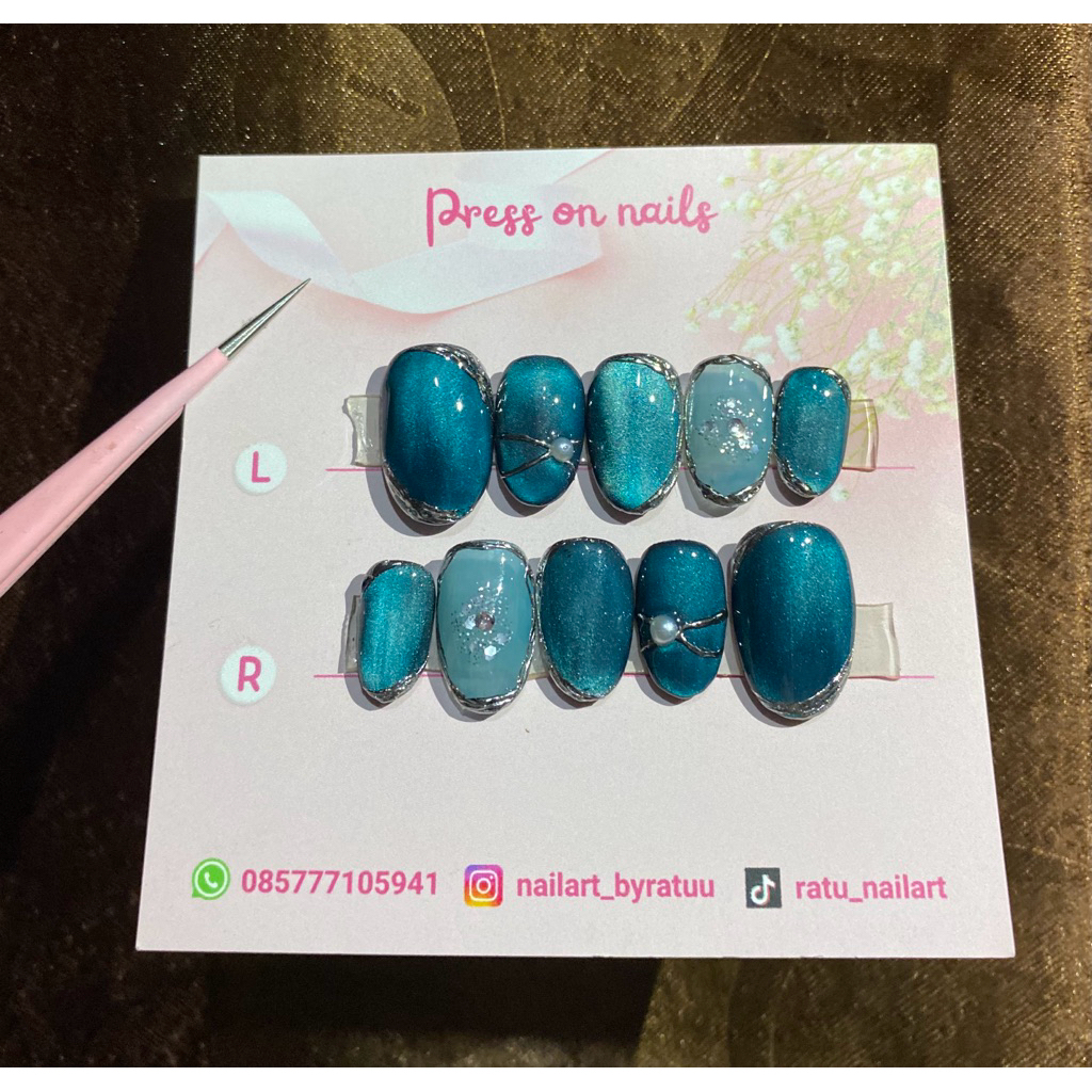 Emerald blue