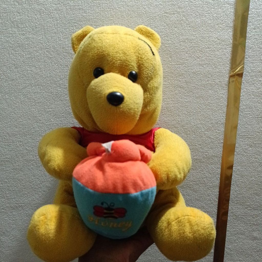 BONEKA POOH