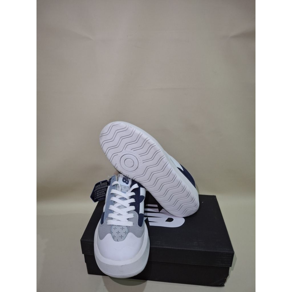 sepatu casual