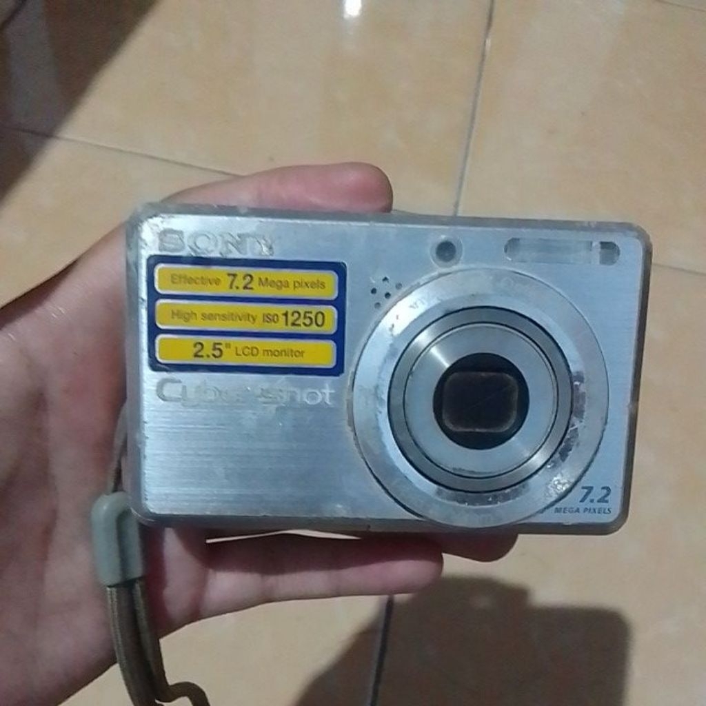 Sony s750