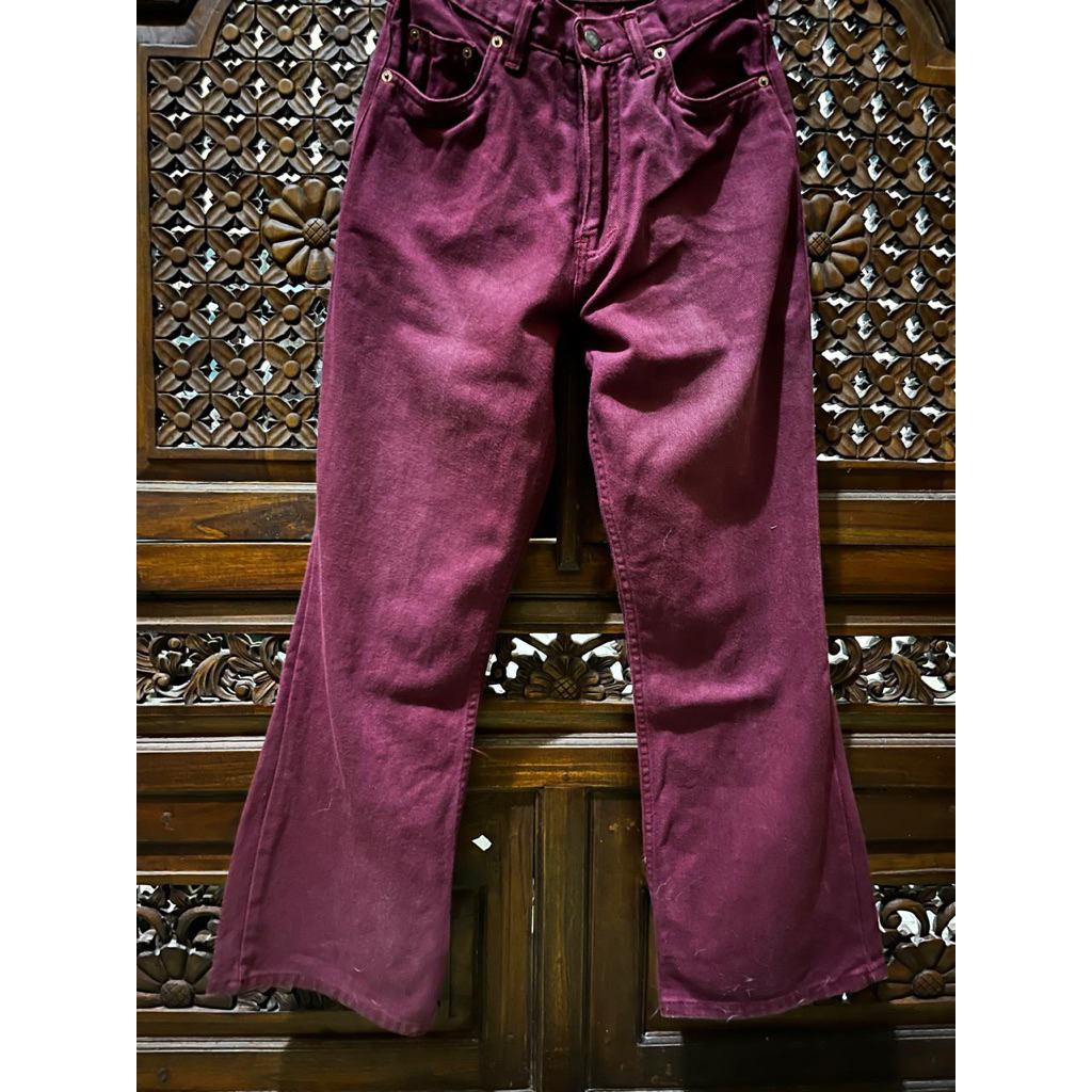 6.Jeans merah spinx
