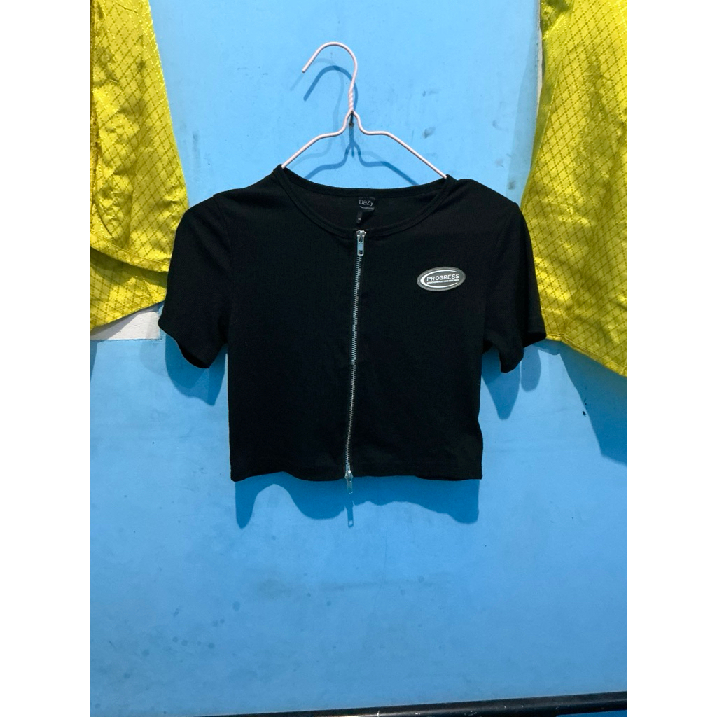 Zipper crop top