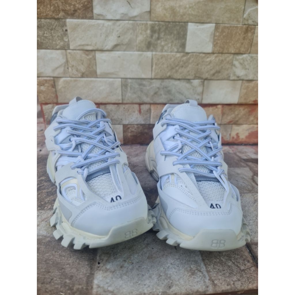 Track Sepatu Premium