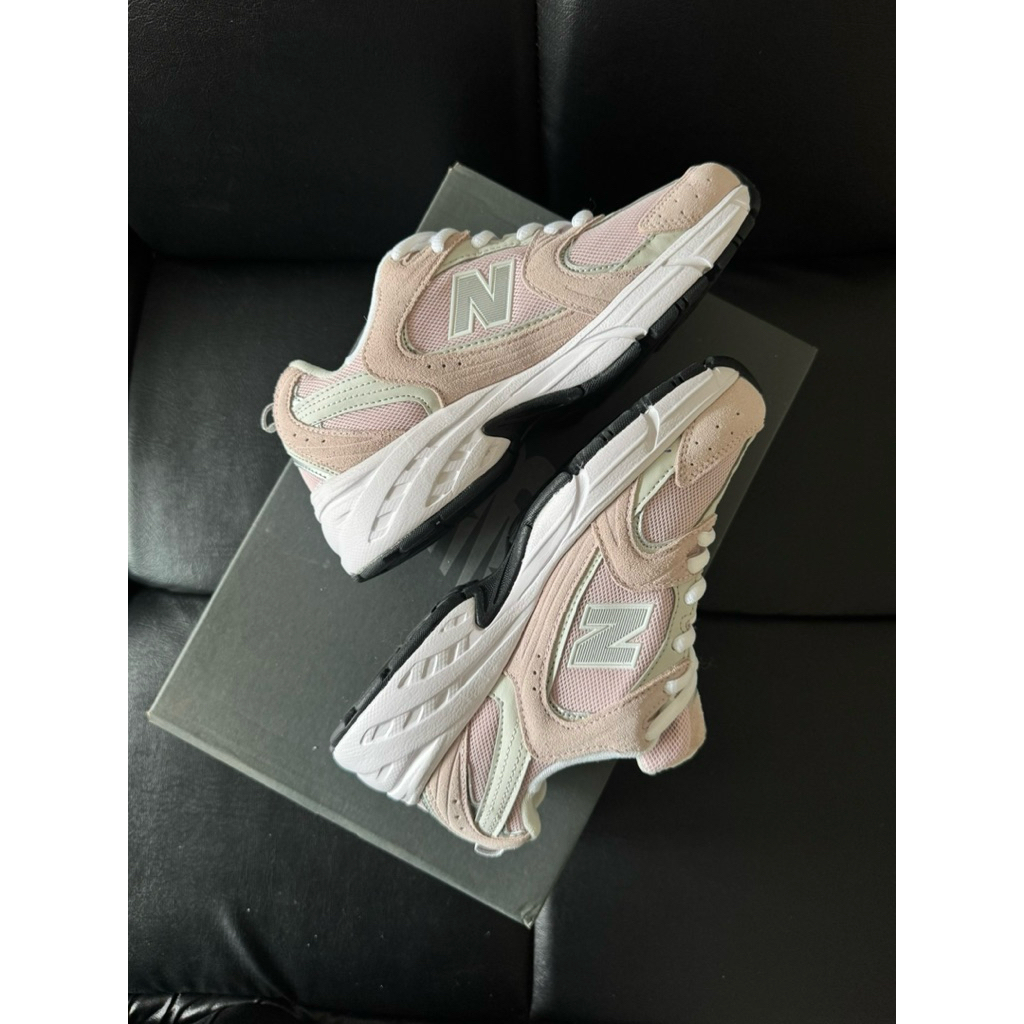NB sneaker