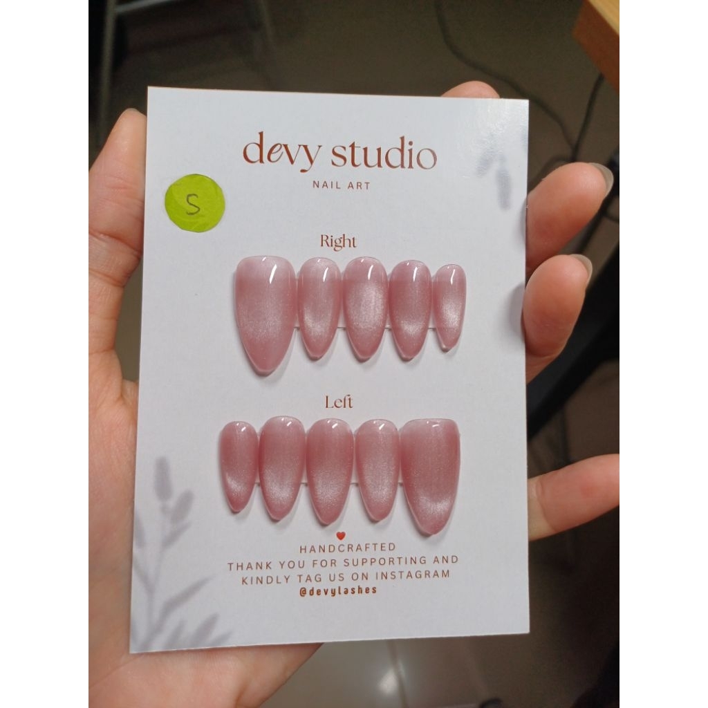Pink Cat Eye Shape Almod