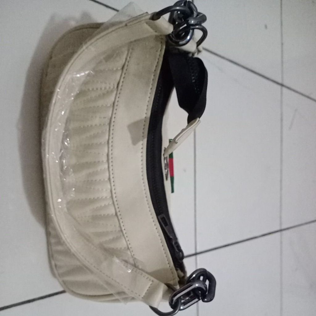 tas, selepang cewek