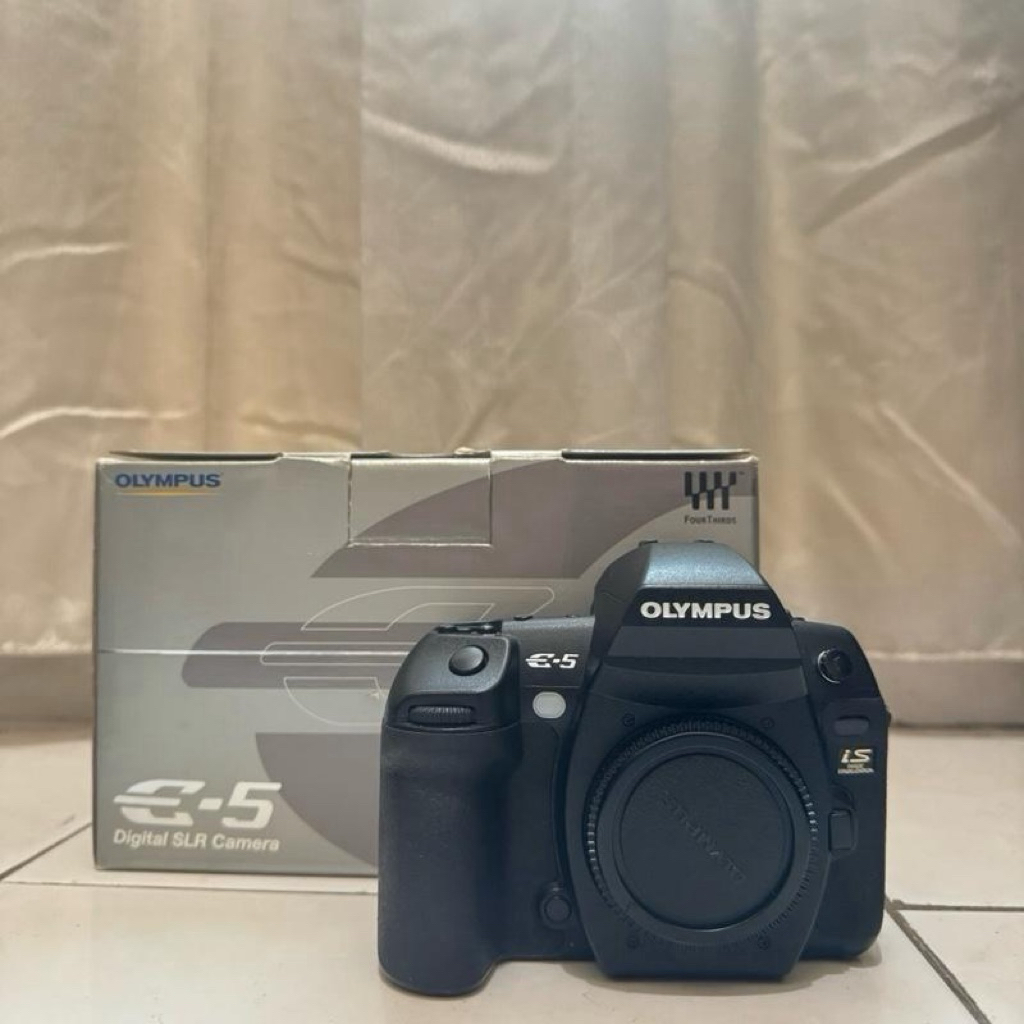 Kamera DSLR Olympus E-5 Fullset Mulus Body Only E5 Lumix