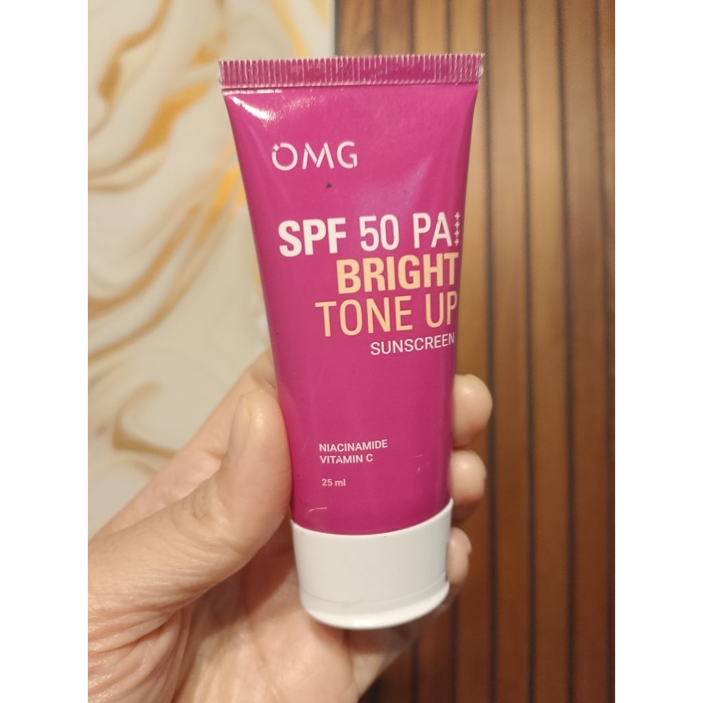 OMG BRIGHT TONE UP SUNSCREEN