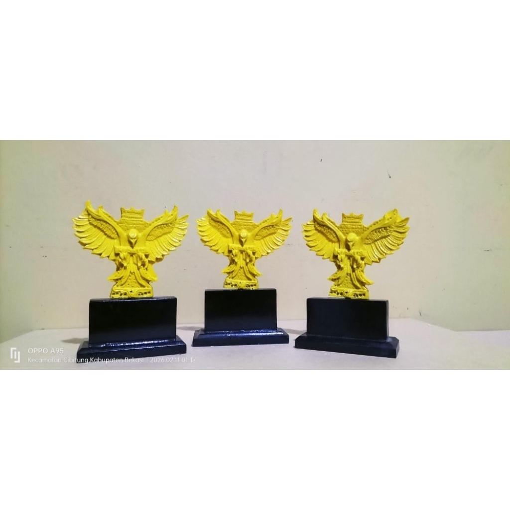 TROPHY / PIALA RESIN