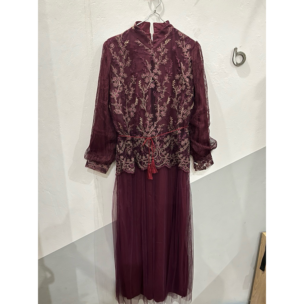 gamis brukat maroon