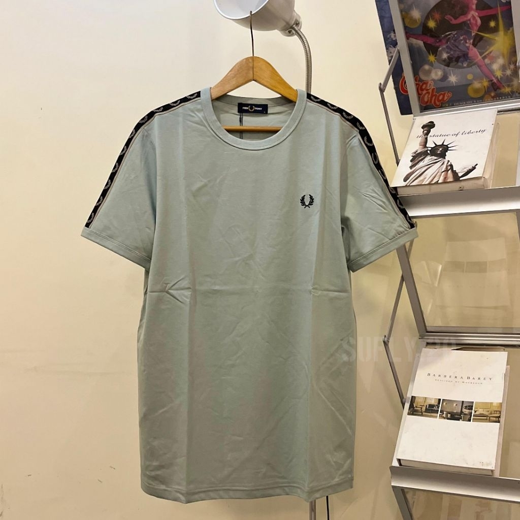 baju fred perry size M