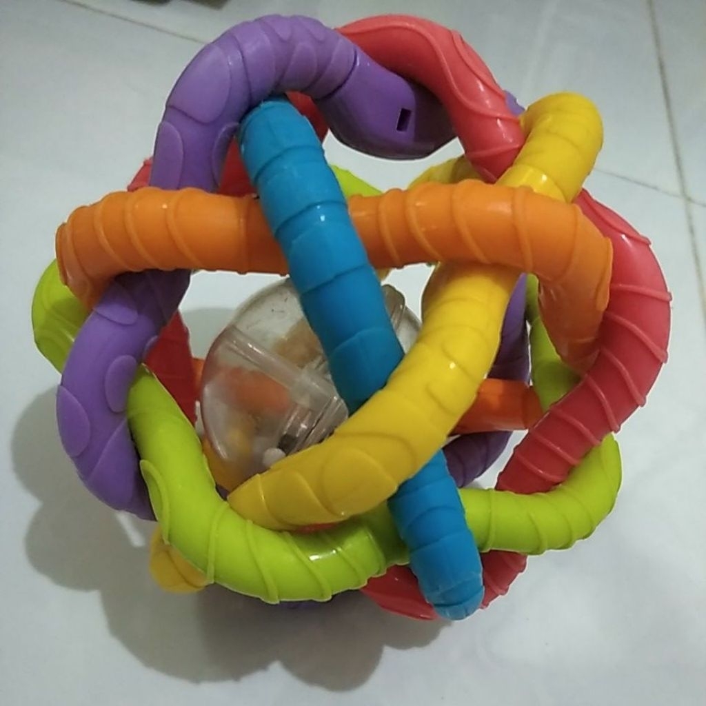 PreLoved Bola Mainan