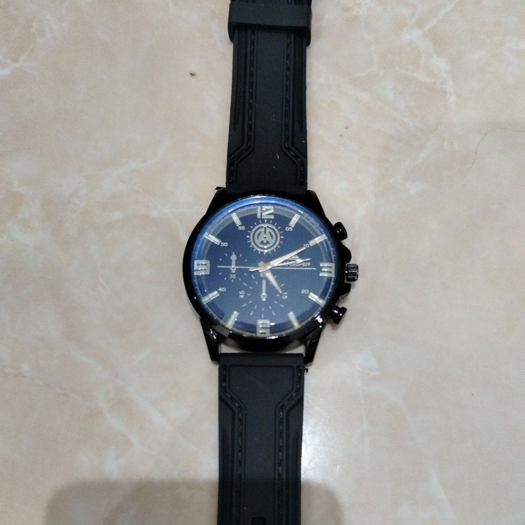 Jam Tangan Quick Silver Benang Hitam