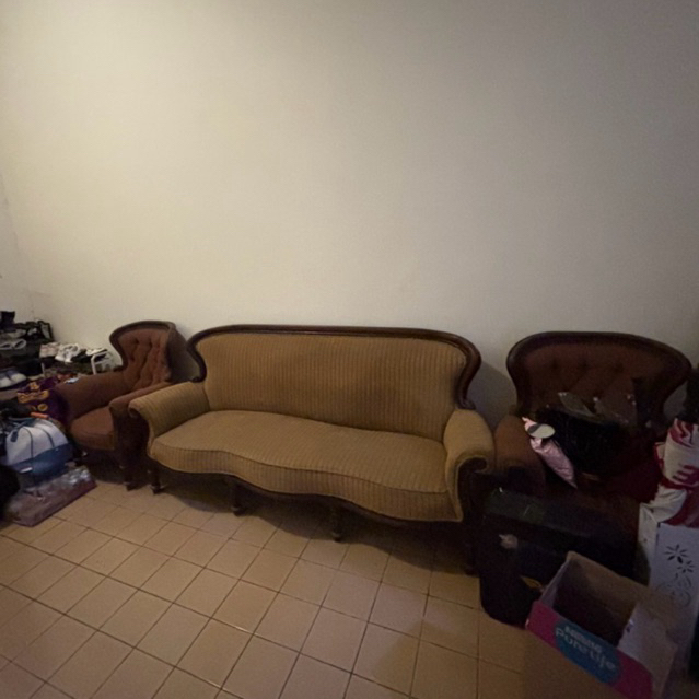 PRELOVED SOFA FREE CLEANNING