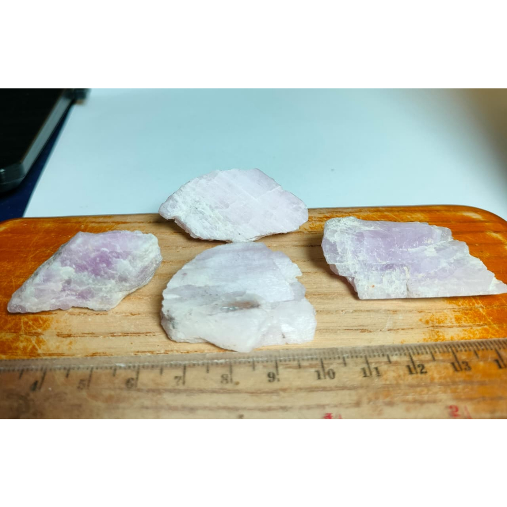 Batu Natural Kunzite Rough (1)