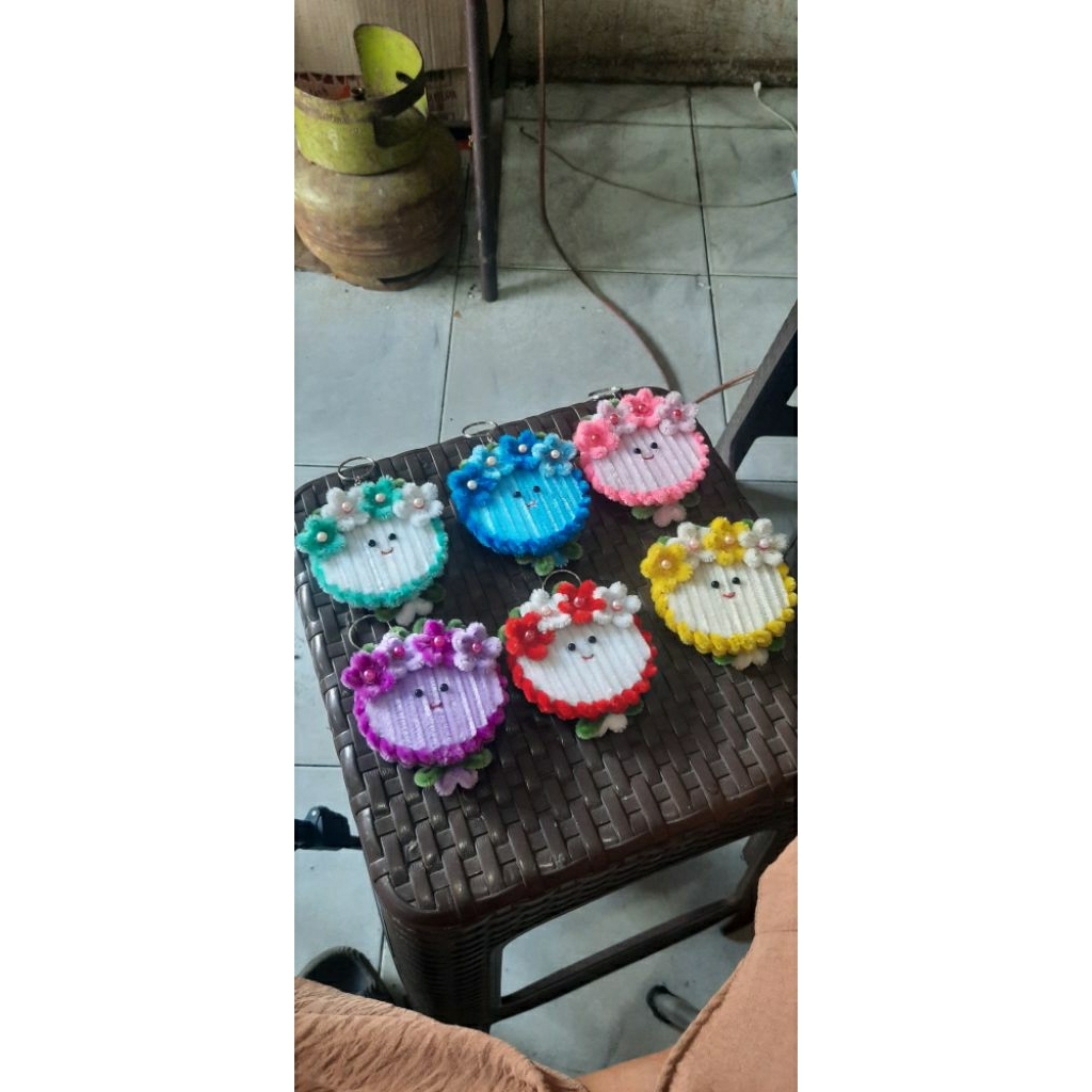 Kaca Mini Dari Kawat Bulu