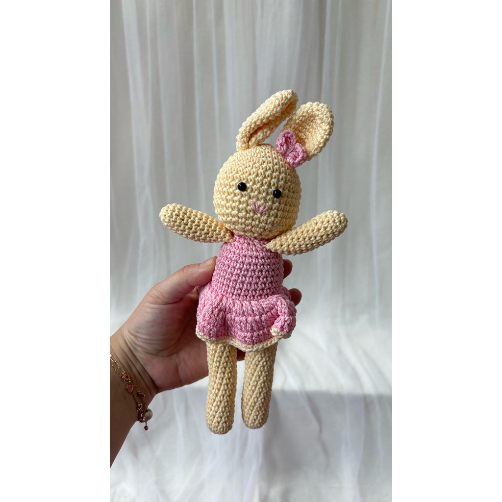 boneka rajut kelinci