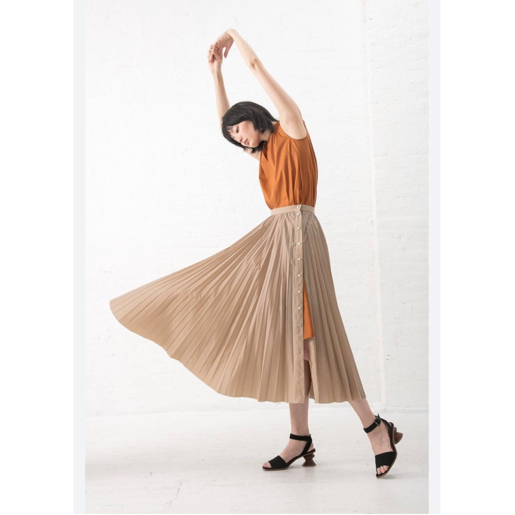 stradivarius pleated skirt